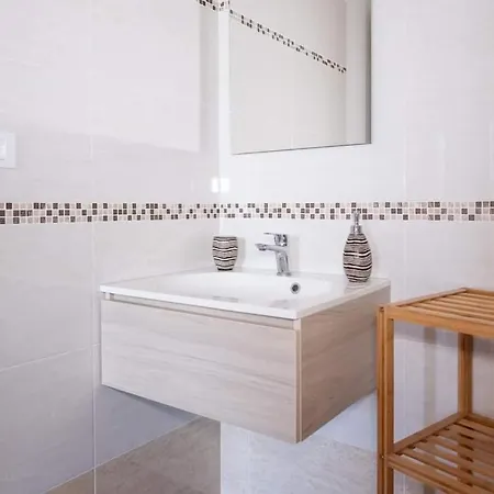Marirosa Guest house *