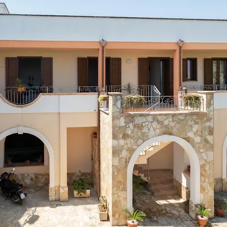 Marirosa Πανσιόν 3*